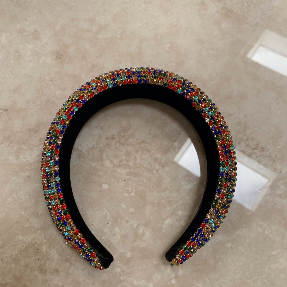 Beautiful Headband - Picture 2 of 3